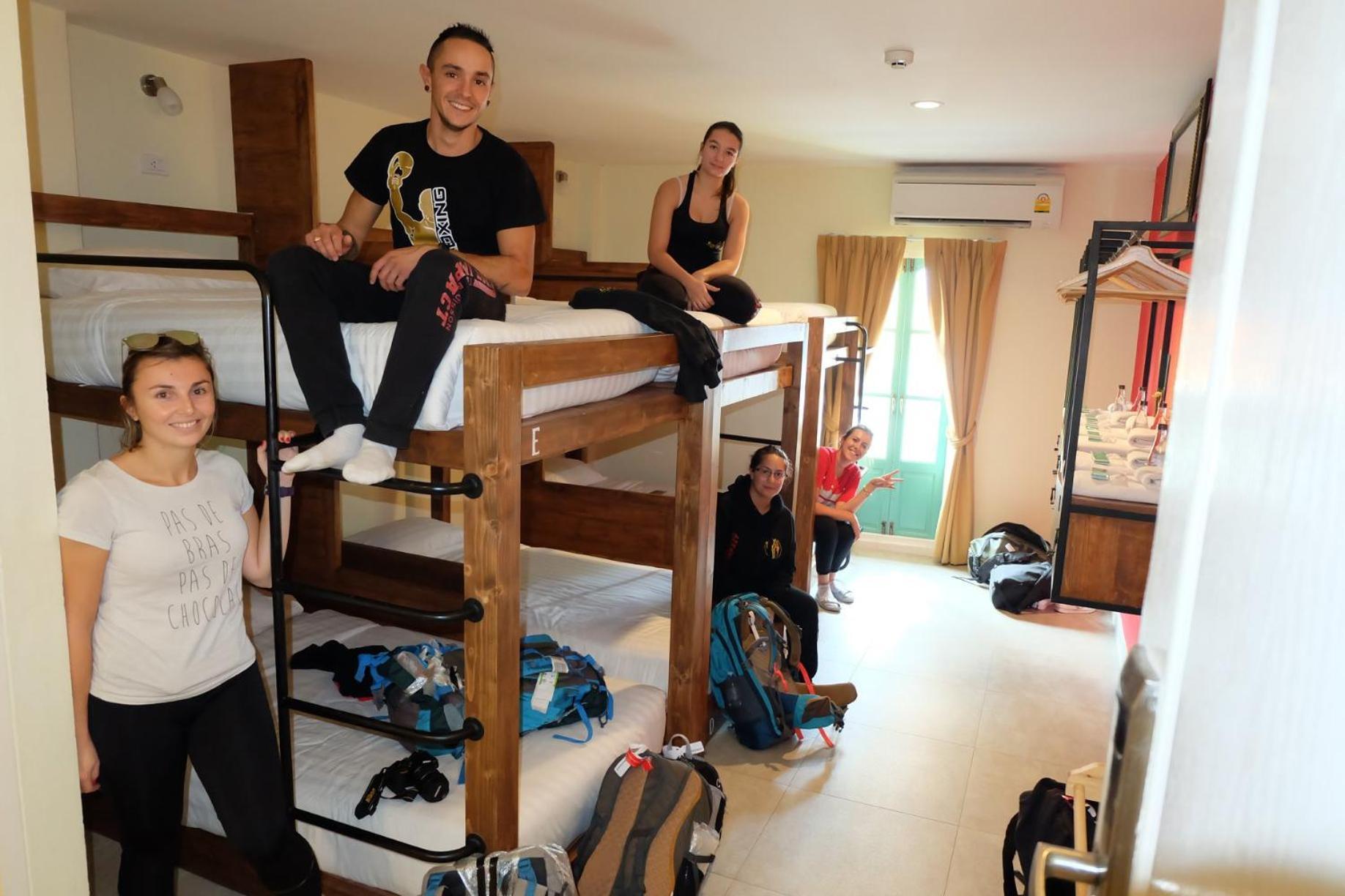 Siri Poshtel Bangkok Hostel Kültér fotó